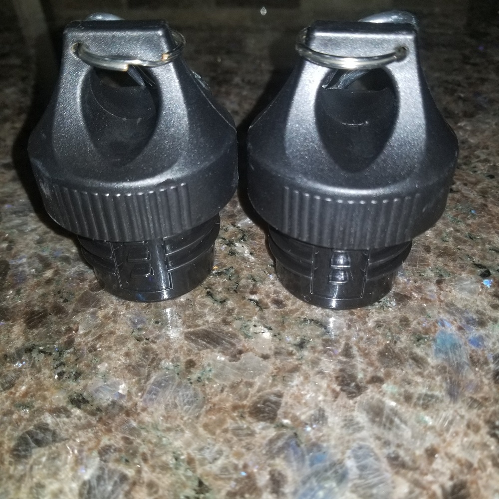 2 pack Hydro flask Lids w / key rings!! (Generic)